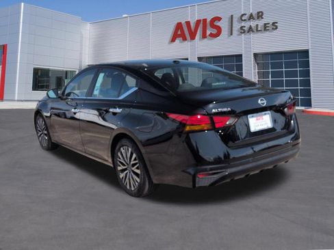 Used 2025 Nissan Altima 2.5 SV FWD image 9