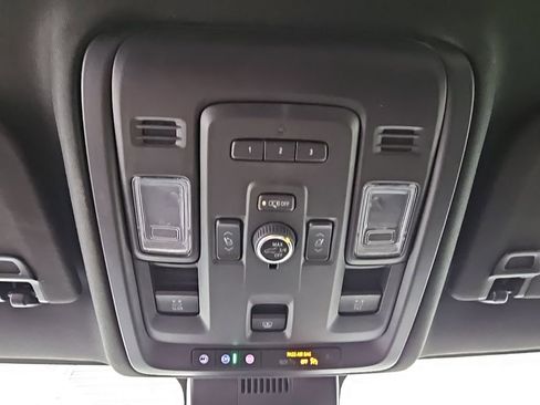 Used 2024 GMC Yukon XL Denali image 24