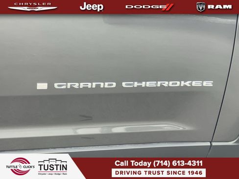 Used 2023 Jeep Grand Cherokee 4WD 4xe image 8