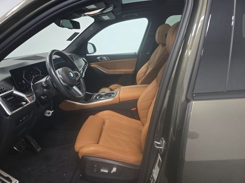 Used 2024 BMW X5 xDrive40i w/ M Sport Package image 7