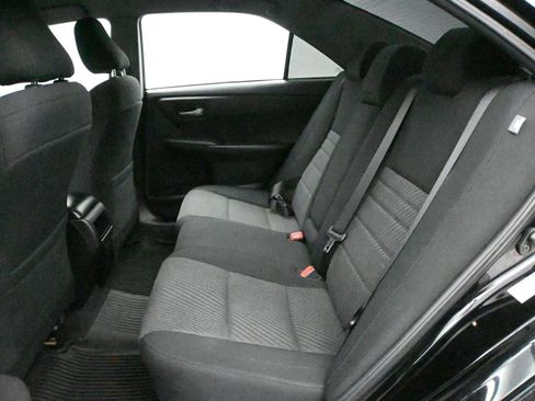 Used 2015 Toyota Camry LE image 8