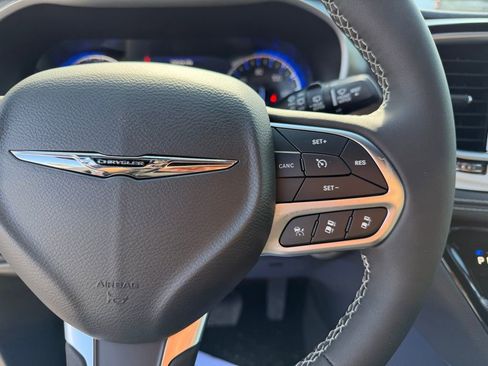 New 2026 Chrysler Pacifica Select FWD image 19