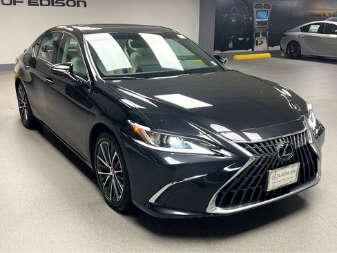 Used 2025 Lexus ES 300h w/ Premium Package FWD image 1