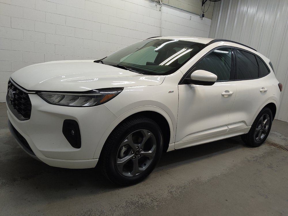 Used 2024 Ford Escape ST-Line Select AWD/4WD image 2