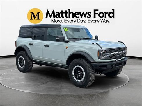 Used 2024 Ford Bronco Badlands image 7