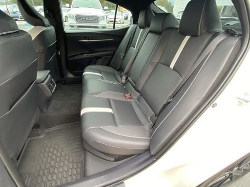 Used 2025 Toyota Camry SE image 22