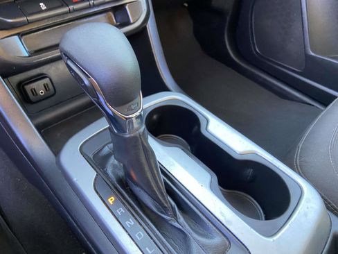 Used 2022 Chevrolet Colorado LT image 12