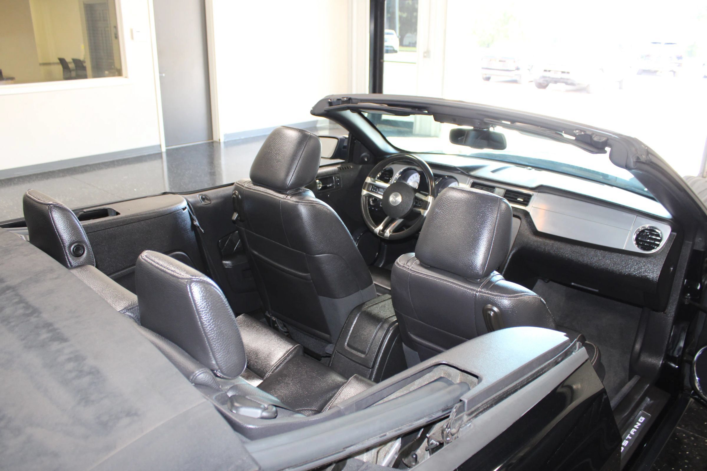 Used 2011 Ford Mustang GT Premium w/ Comfort Pkg RWD image 47