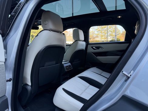 Used 2023 Land Rover Range Rover Velar HST image 30