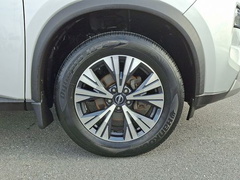 Certified 2022 Nissan Rogue SV image 10