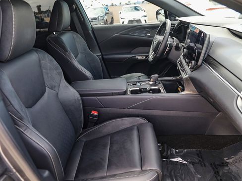 Used 2025 Lexus RX 450h AWD w/ Convenience Package image 16