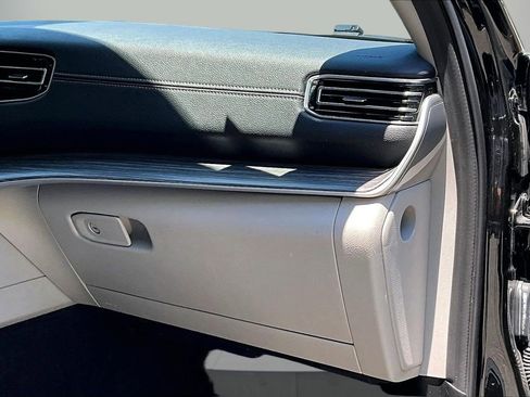 Used 2024 Jeep Wagoneer L Series II w/ Flexible Seating Group RWD image 20