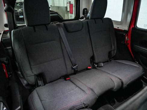 Used 2024 Jeep Wrangler Unlimited Rubicon image 23