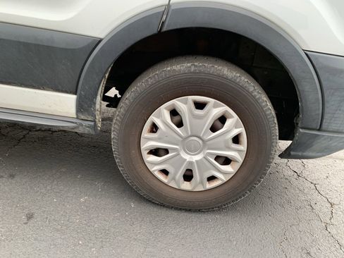 Used 2019 Ford Transit 250 148 Medium Roof image 9