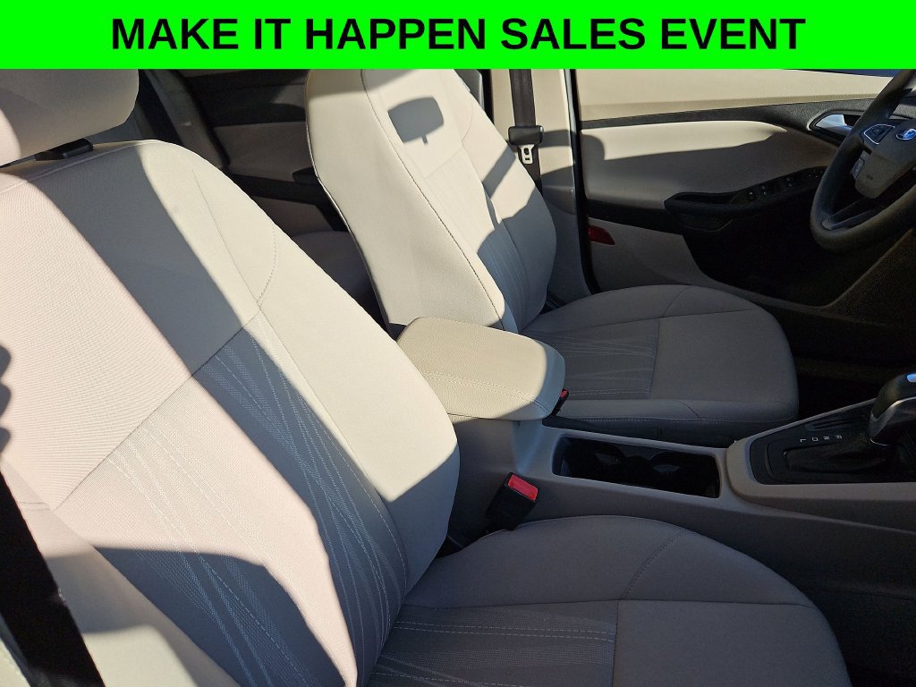 Used 2015 Ford Focus SE FWD image 32