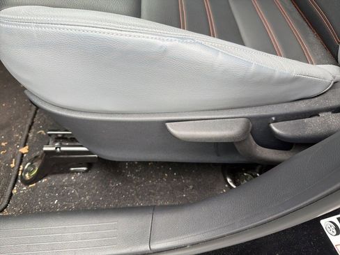 Used 2024 Nissan Kicks SR w/ SR Premium Package image 12