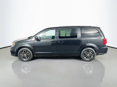 Used 2018 Dodge Grand Caravan SE FWD image 4