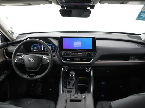 Used 2026 Toyota Grand Highlander AWD image 14