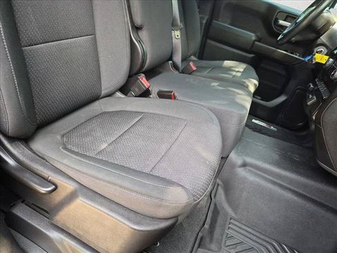 Used 2021 Chevrolet Silverado 1500 Custom Trail Boss w/ LPO, Dark Essentials Package AWD/4WD image 19