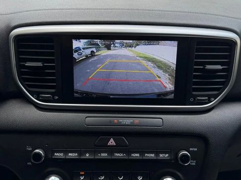 Used 2020 Kia Sportage LX image 11