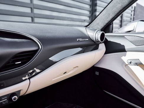 Used 2022 Ferrari F8 Tributo image 86