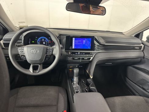 Used 2025 Toyota Camry LE FWD image 9