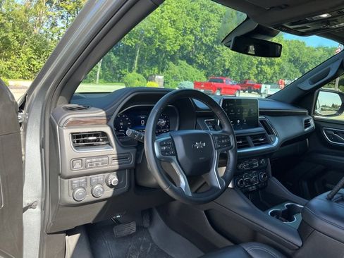 Used 2023 Chevrolet Tahoe Z71 w/ Luxury Package AWD/4WD image 10