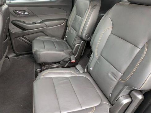 Used 2021 Chevrolet Traverse RS image 24