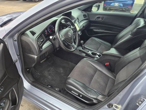 Used 2016 Acura ILX w/ Technology Plus Package FWD image 4