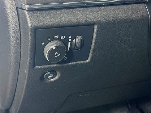 Used 2018 Jeep Grand Cherokee Limited w/ Trailer Tow Group IV image 4