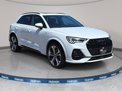 Certified 2022 Audi Q3 2.0T Premium Plus w/ Premium Plus Package AWD/4WD image 4