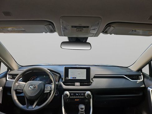Used 2025 Toyota RAV4 XLE FWD image 39