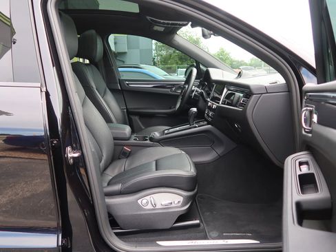 Used 2025 Porsche Macan S AWD/4WD image 25