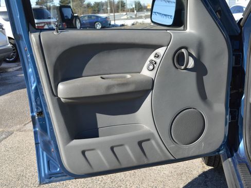Used 2006 Jeep Liberty Sport image 26