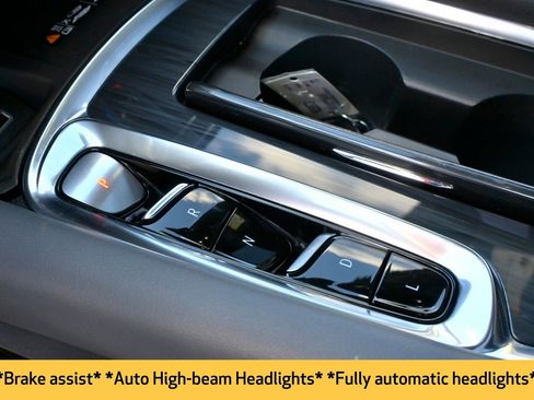 Used 2024 Buick Enclave Essence w/ Experience Buick Package image 10