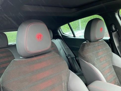 New 2024 Alfa Romeo Tonale Veloce w/ Active Assist Package image 39