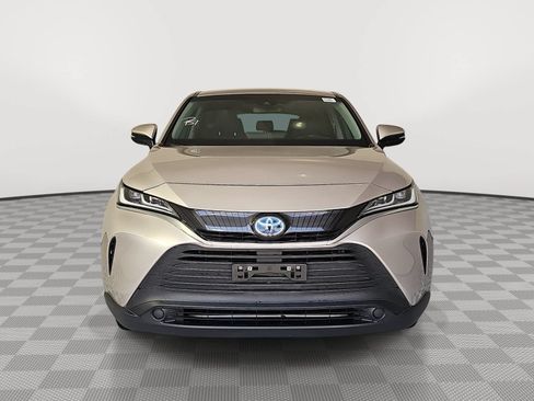 Used 2023 Toyota Venza LE AWD/4WD image 3
