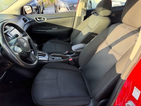 Used 2019 Nissan Sentra SR FWD image 10