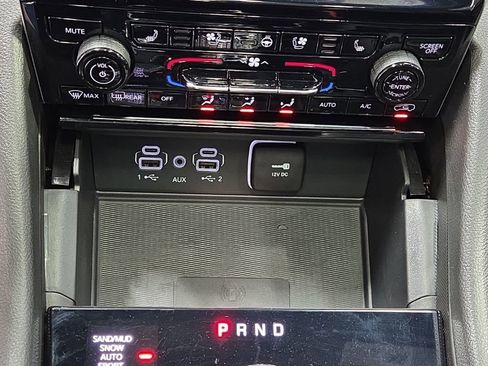 Used 2024 Jeep Grand Cherokee Limited w/ Luxury Tech Group II image 26