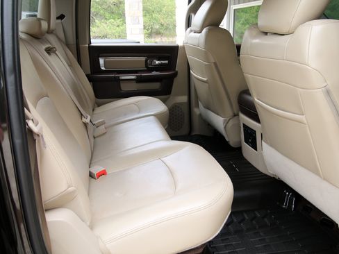 Used 2017 RAM 2500 Laramie w/ Convenience Group image 44