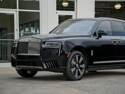 New 2026 Rolls-Royce Cullinan AWD/4WD image 10