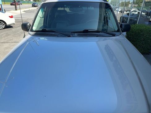 Used 2005 Ford Explorer Sport Trac XLT AWD/4WD image 24