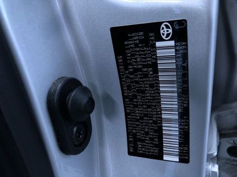 Used 2025 Toyota Corolla LE image 33