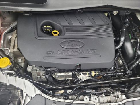 Used 2018 Ford Escape SE w/ Ford Safe & Smart Package FWD image 30