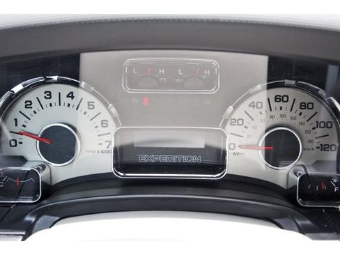 Used 2014 Ford Expedition Limited w/ Equipment Group 301A RWD image 16