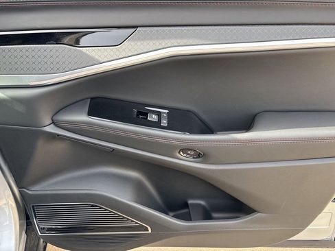 New 2025 Jeep Wagoneer S Limited image 10