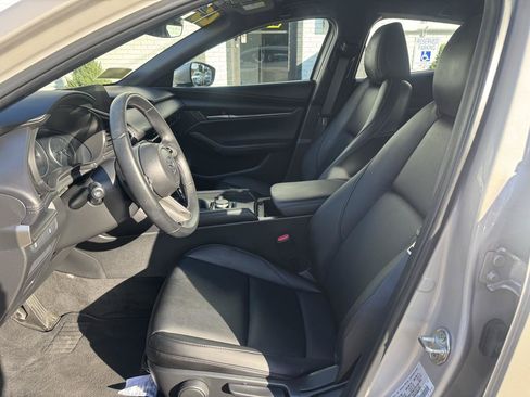 Used 2023 MAZDA MAZDA3 s FWD image 16