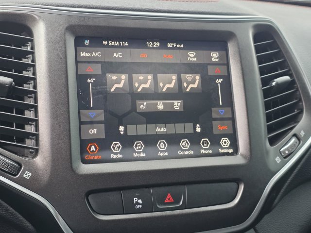Used 2019 Jeep Cherokee Trailhawk AWD/4WD image 16