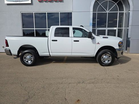 Used 2025 RAM 2500 Tradesman w/ Chrome Appearance Group image 2