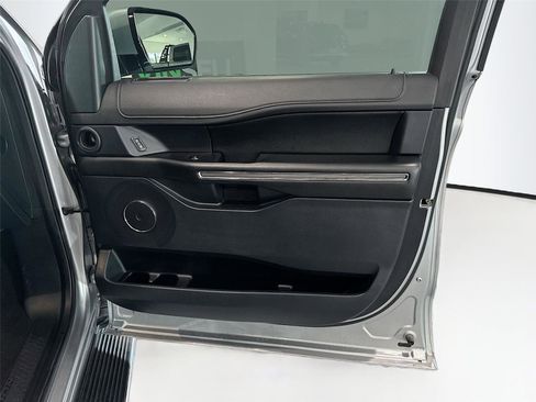 Used 2021 Ford Expedition Max XLT RWD image 18